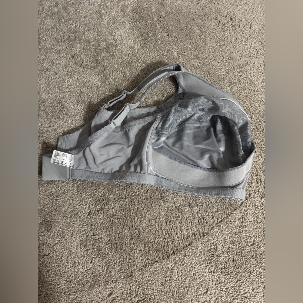 GLAMORISE Soft Grey Magic Lift Full-Figure wireless bra Support Bra
40H - Picture 11 of 12